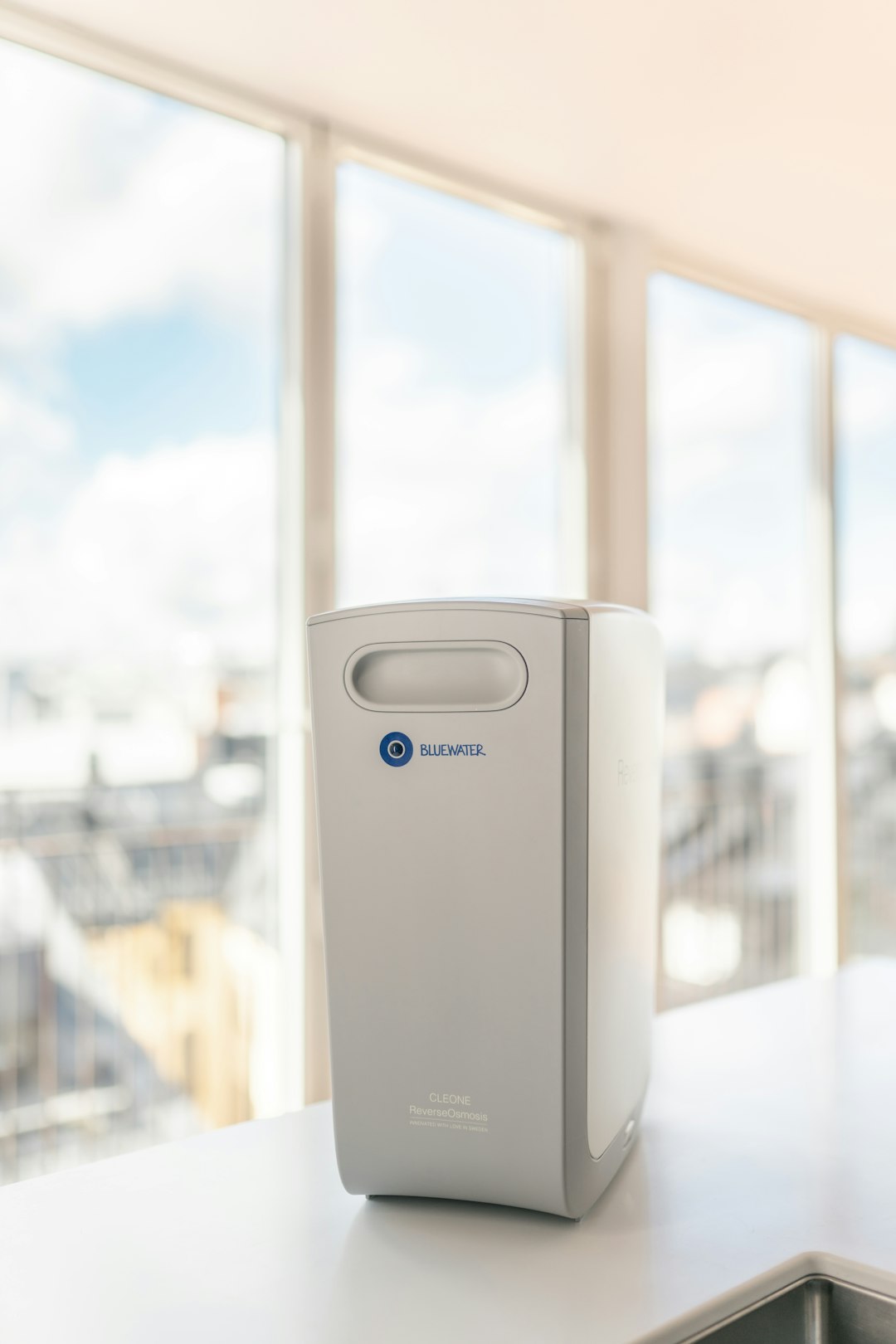 Elegantly designed and easy to use, you can enjoy pure water by simply turning on the faucet with Bluewater Cleone.
Photo: Michael Holzinger